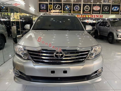 Xe Toyota Fortuner 2.7V 4X2 AT 2016
