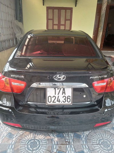 Hyundai Elantra màu Đen