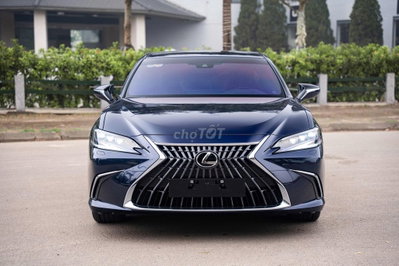 Lexus ES250 2025 lướt nhất thị trường 10000 km