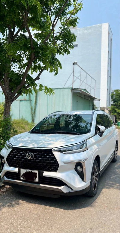 Toyota Veloz Cross Trắng 43646 km . Bảng CVT