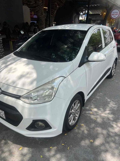 Hyundai Grand i10 Trắng