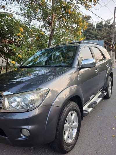Toyota Fortuner đời 2009. Số Tự Động Xe 2 Cầu .