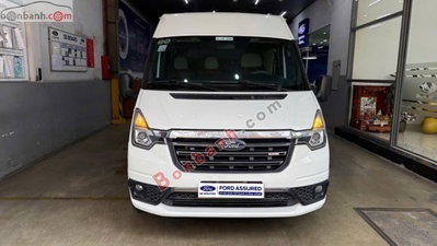 Xe Ford Transit Tiêu chuẩn 2023