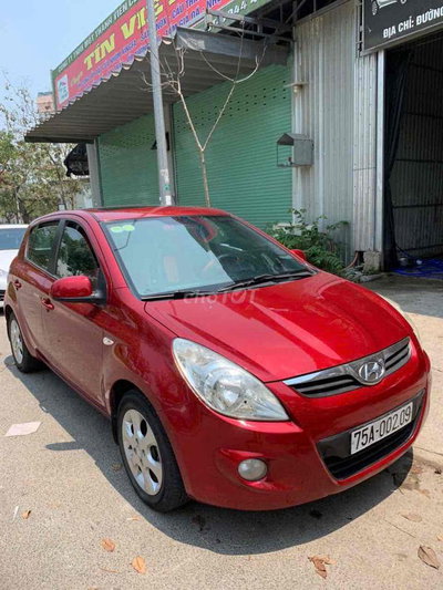 Hyundai i20 2011 1.4 AT - 130000 km
