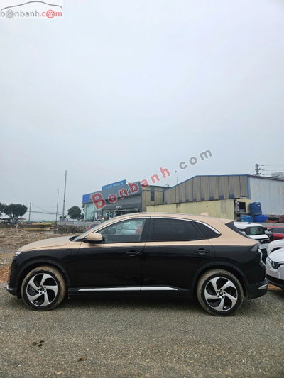 Xe VinFast VF8 Eco 2025