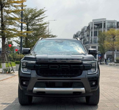Ford Everest Wildtrak 4x4 sx 2023 siêu đẹp màu đen