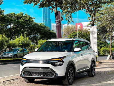 Kia Carens giảm giá cực sốc