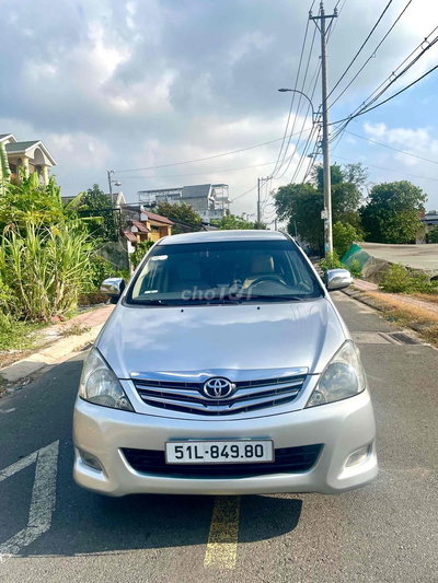 BÁN TOYOTA INNOVA V AT ( tự động ) ĐỜI 2009 CÒN RA