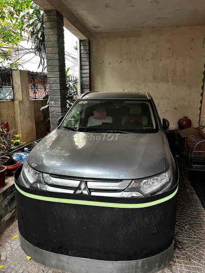 Mitsubishi Outlander 2016 Xám 78768 km