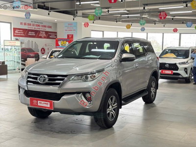 Xe Toyota Fortuner 2.7V 4x2 AT 2018
