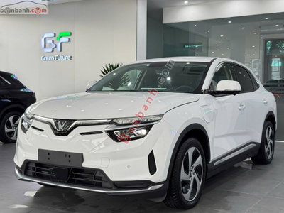 Xe VinFast VF8 Eco AWD 2023