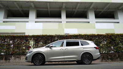 Volkswagen Viloran xe đủ màu giao ngay ưu đãi tốt