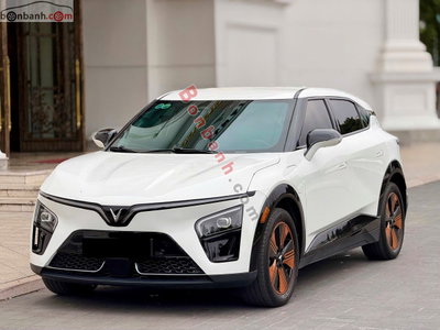 Xe VinFast VF7 S 2024