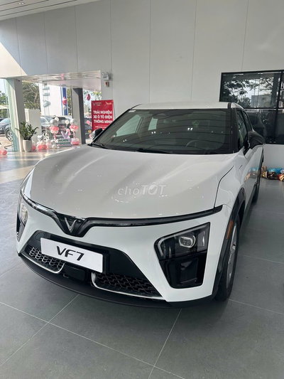 Xe Vinfast VF7 Trắng giá cực tốt hỗ trợ vay 90%