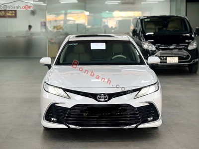 Xe Toyota Camry 2.0Q 2022