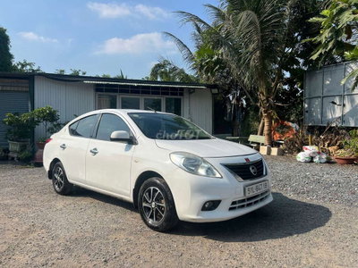Nissan Sunny Trắng Số sàn