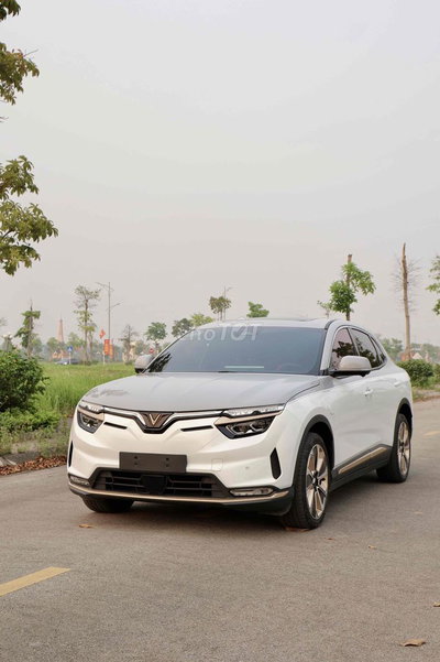 VinFast VF 8 2024 Hỏa Long Trắng
