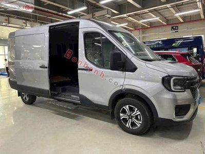 Xe Ford Transit Van 2025