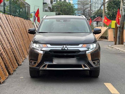 Outlander 2023 Premium 2.0 CVT - cần bán