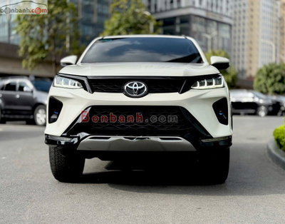 Xe Toyota Fortuner 2.4G 4x2 AT Legender 2021
