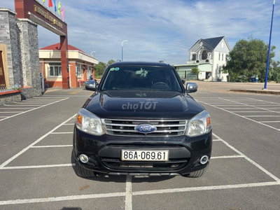 Ford Everest 2013 2.5L 4x2 MT - 90 km