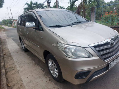 Toyota Innova 2015 Số sàn Vàng cát