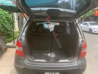 Xe Nissan Livina 2010