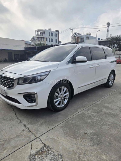 Kia Sedona 2017 Dầu Trắng