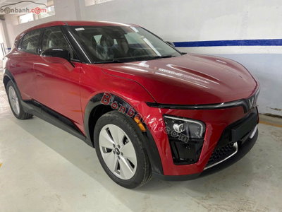 Xe VinFast VF7 Eco 2025
