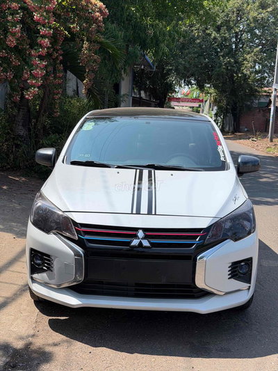 Mitsubishi Attrage 1.2 MT Trắng