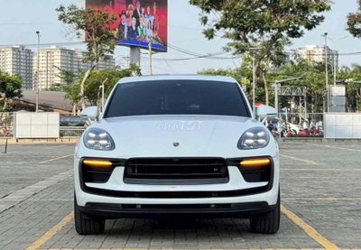 Cần Bán Chiếc Porsche Macan sx2023 trắng đỏ