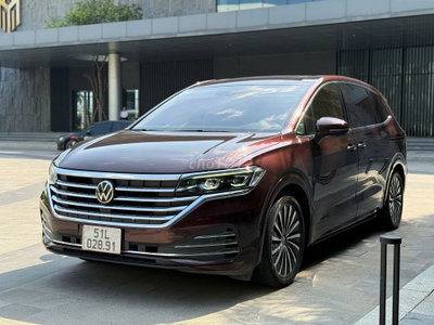 Volkswagen Viloran Luxury Đỏ - nội thất Nâu