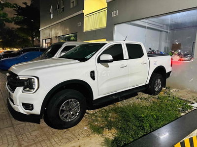 Ford Ranger Next Gen 2025 Trắng 2000km