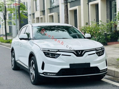 Xe VinFast VF8 Eco AWD 2023