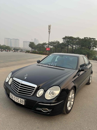 Mercedes-Benz E-200 2009 Đen đi 7 vạn chuẩn 100%