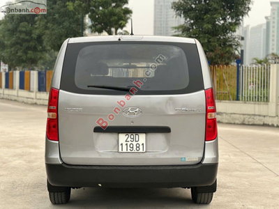Xe Hyundai Grand Starex Van 2.5 MT 2017