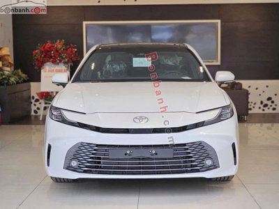 Xe Toyota Camry 2.5 HEV Top 2026