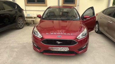 Ford Focus Đỏ Thể thao