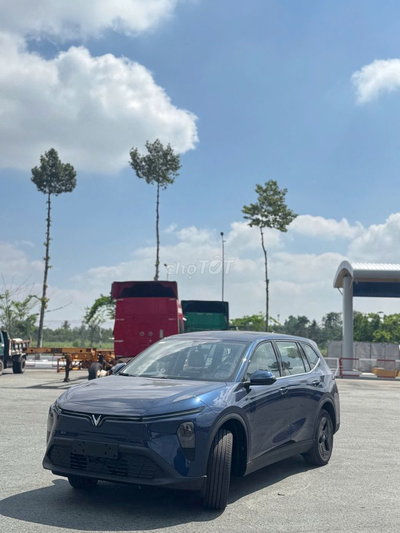 VinFast MPV 7 2026