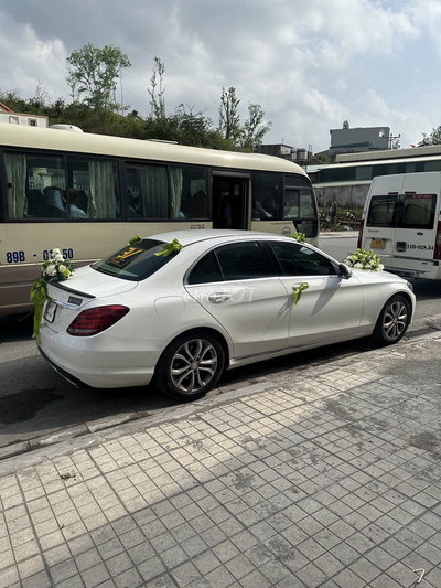 Mercedes C200 Trắng 7 vạn km, chính chủ cực ít đi