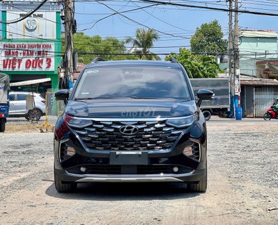 Hyundai Custin 2023 2.0 Cao cấp Đen