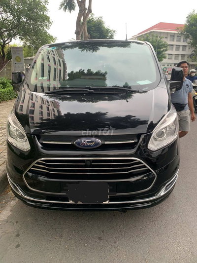 Ford Tourneo 2020 7 chỗ Đen