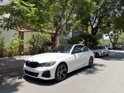 BMW 320i Sport Line model 2022 Trắng 36.000 km
