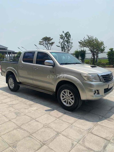Toyota Hilux 2013 Vàng cát