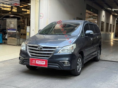 Xe Toyota Innova 2.0V 2015