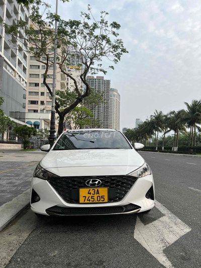 Hyundai Accent màu Trắng