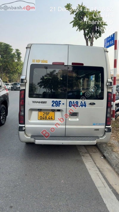 Xe Ford Transit Tiêu chuẩn 2023