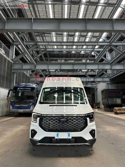 Xe Ford Transit Premium+ 2025