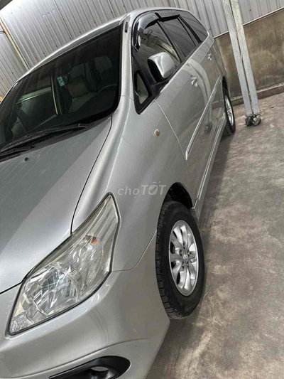Toyota Innova 2014 AT Bạc