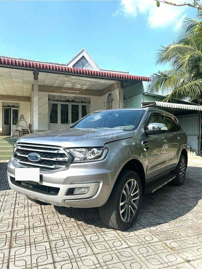 Ford Everest Titanium 4x2 2019 - 1 chủ - màu Bạc